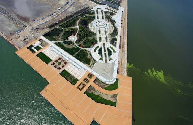 公司承建的天津港东疆建设开发纪念公园工程通过验收