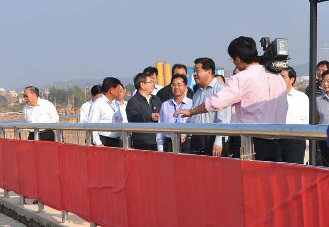 贾庆林视察公司承建的长洲水利枢纽工程