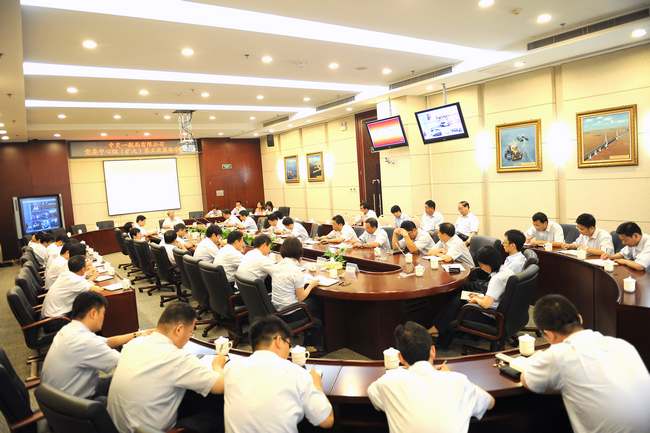 公司举行党委中心组（扩大）第五次集体学习