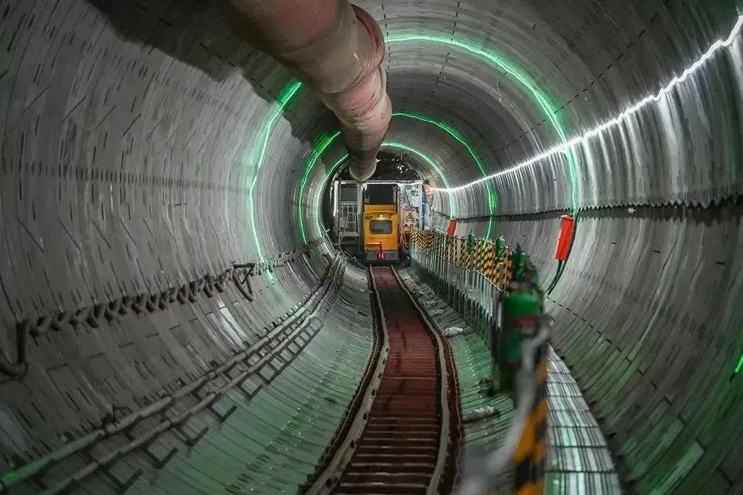 天津地铁11号线环宇道站-雪莲南路站区间盾构隧道双线贯通