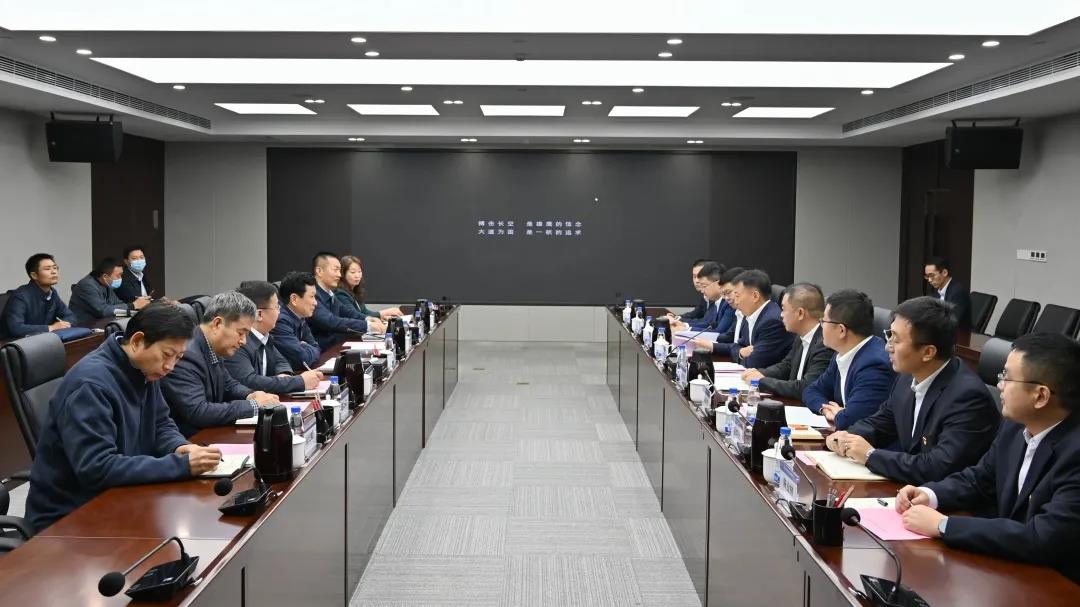 一航局领导在郑州开展商务交流