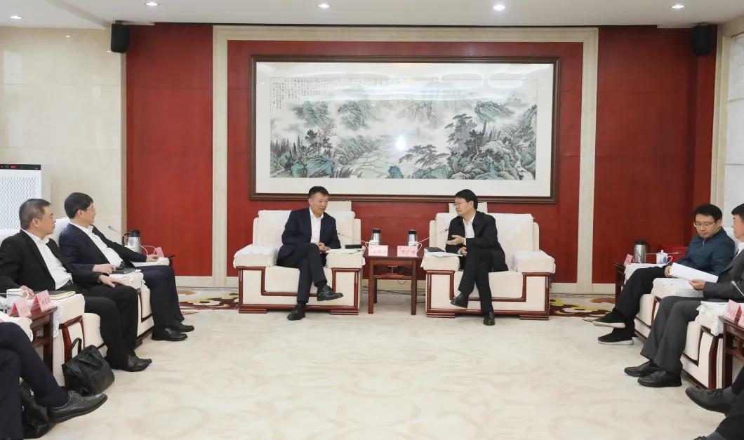一航局领导拜访南昌市长万广明